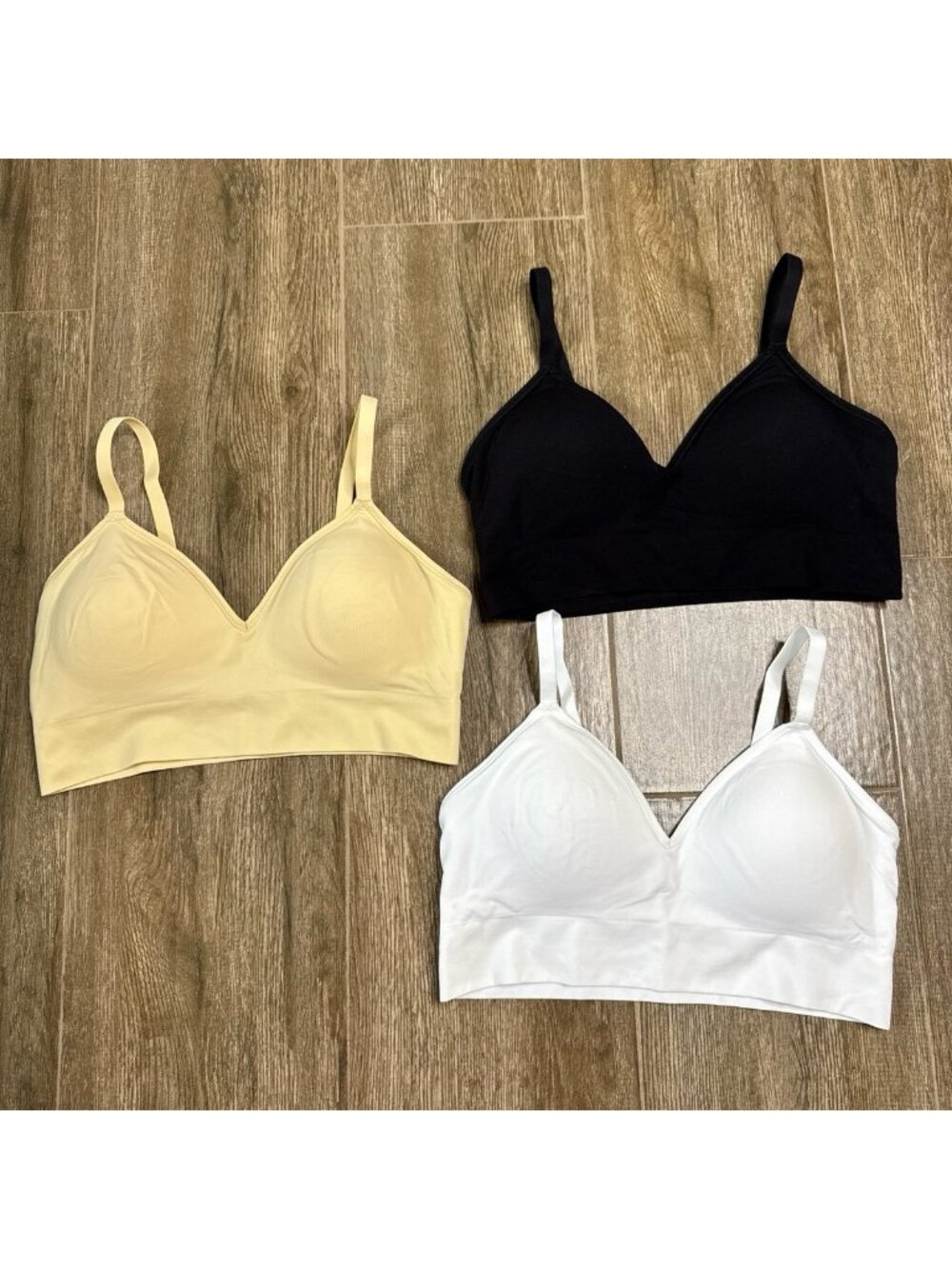 Underoutfit Style 450 Pullover Bralette 3 Pack Seamless V-Neck Bras size M